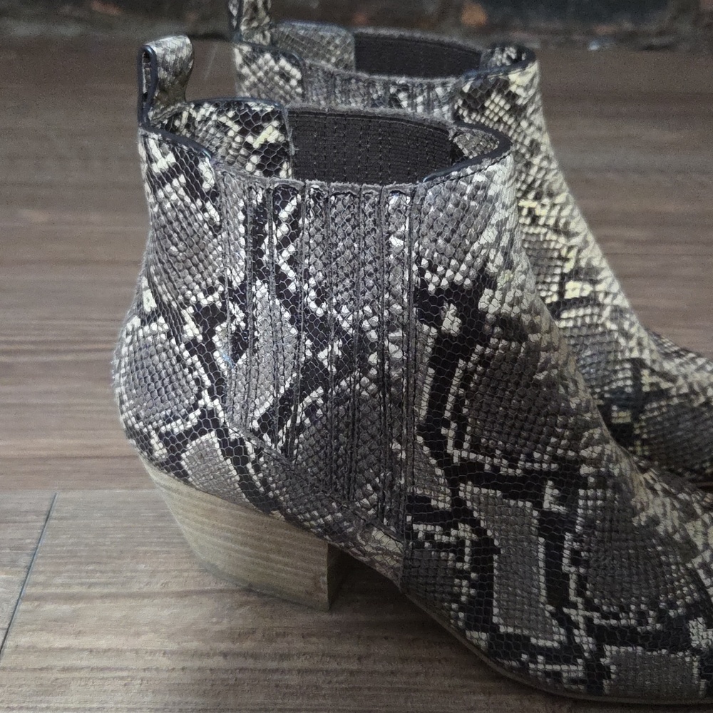 Snake-Print Ankle Boots - Neutral Python Pattern - Picture 3 of 5